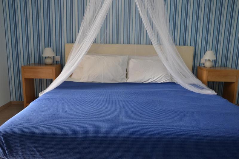 Valente Perlia Rooms Poros Town Extérieur photo